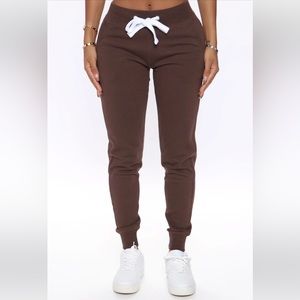 Jogger Sweatpants In Chocolate Brown SZ M